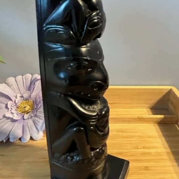 Totem Pole Carving Black Argillite ** READ** - Picture 4 of 10